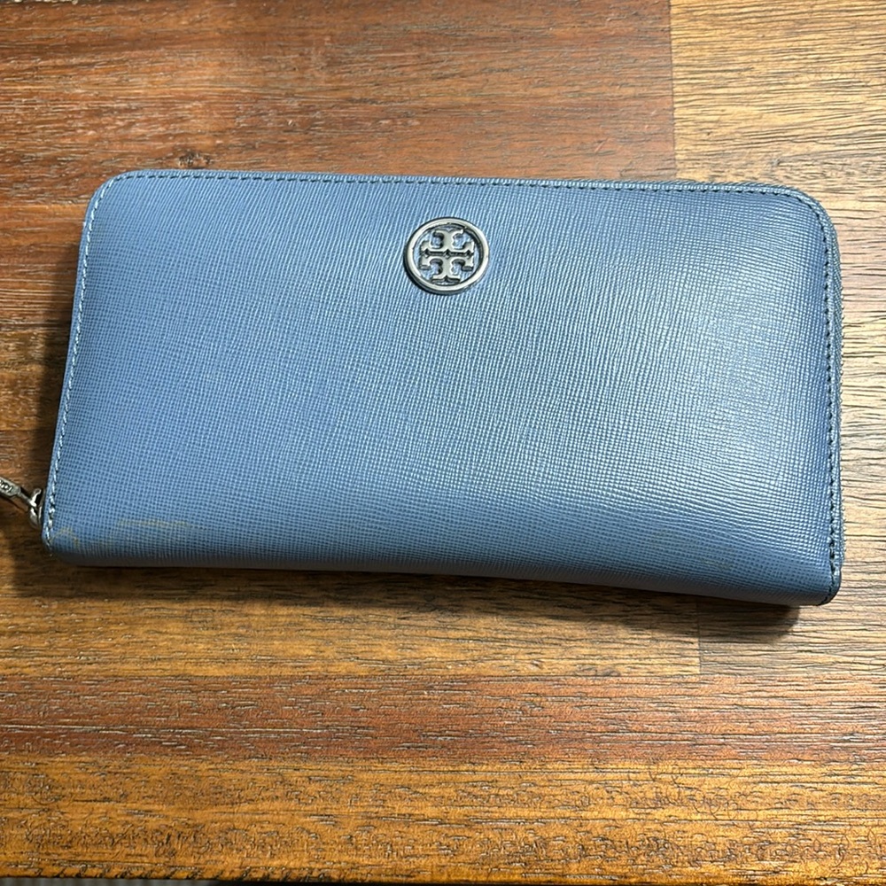 Beautiful Tory Burch blue zippered wallet. Excellent condition